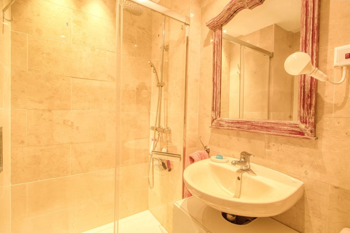 2 bedroom Apartment for sale in Manilva with pool garage - € 390,000 (Ref: 9478895)