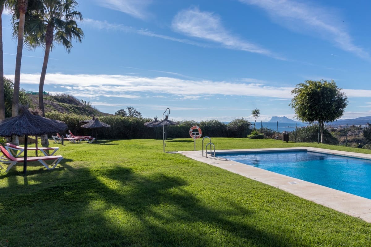 2 bedroom Apartment for sale in Manilva with pool garage - € 390,000 (Ref: 9478895)