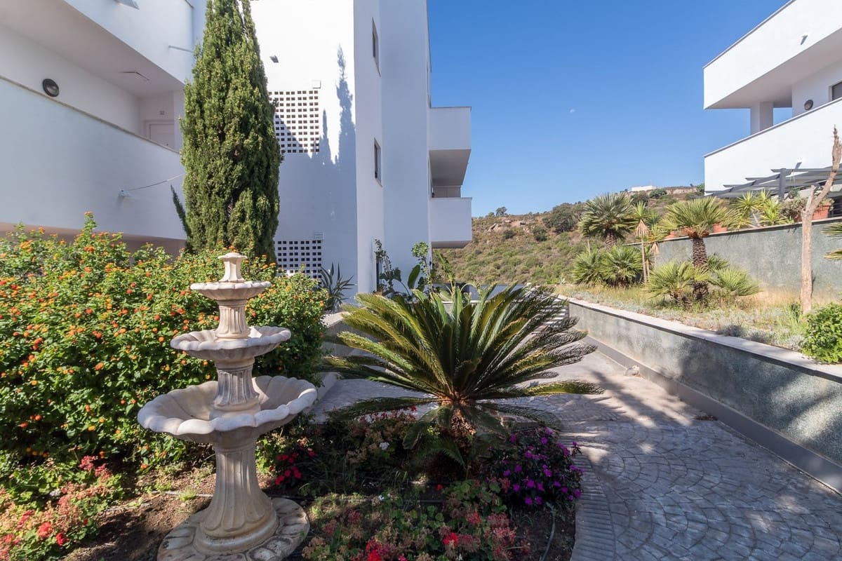 2 bedroom Apartment for sale in Manilva with pool garage - € 390,000 (Ref: 9478895)