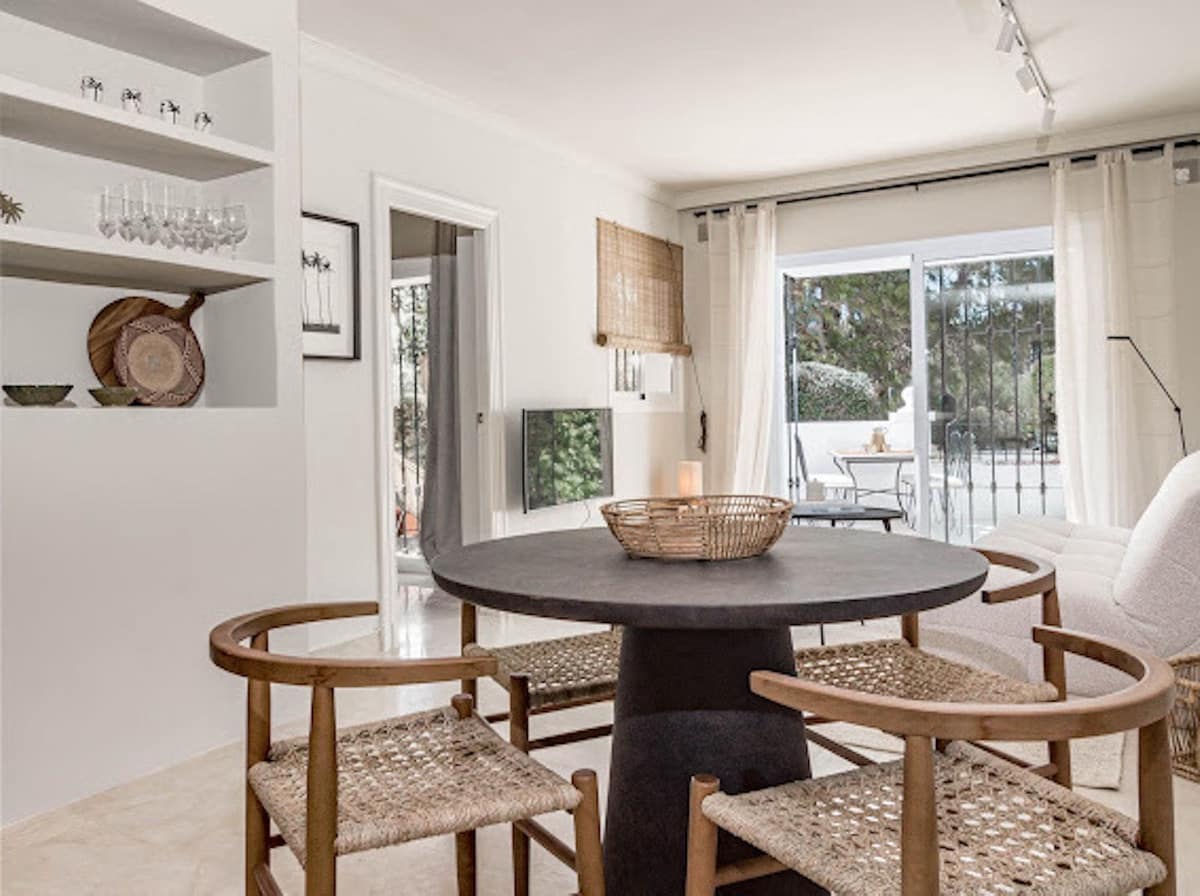 2 sypialnia Apartament na sprzedaż w Nueva Andalucia z basenem garażem - 394 500 € (Ref: 9478898)