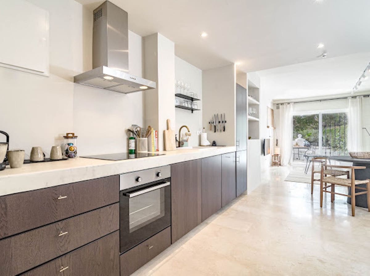 2 sypialnia Apartament na sprzedaż w Nueva Andalucia z basenem garażem - 394 500 € (Ref: 9478898)