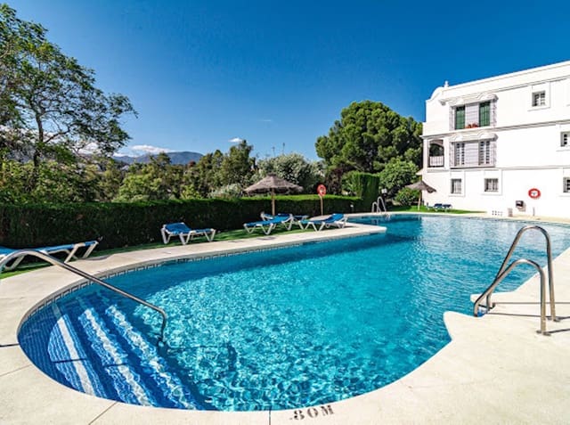 2 sypialnia Apartament na sprzedaż w Nueva Andalucia, Marbella z basenem garażem - 394 500 € (Ref: 9478898)