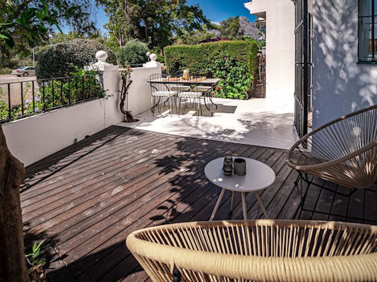 2 sypialnia Apartament na sprzedaż w Nueva Andalucia z basenem garażem - 394 500 € (Ref: 9478898)