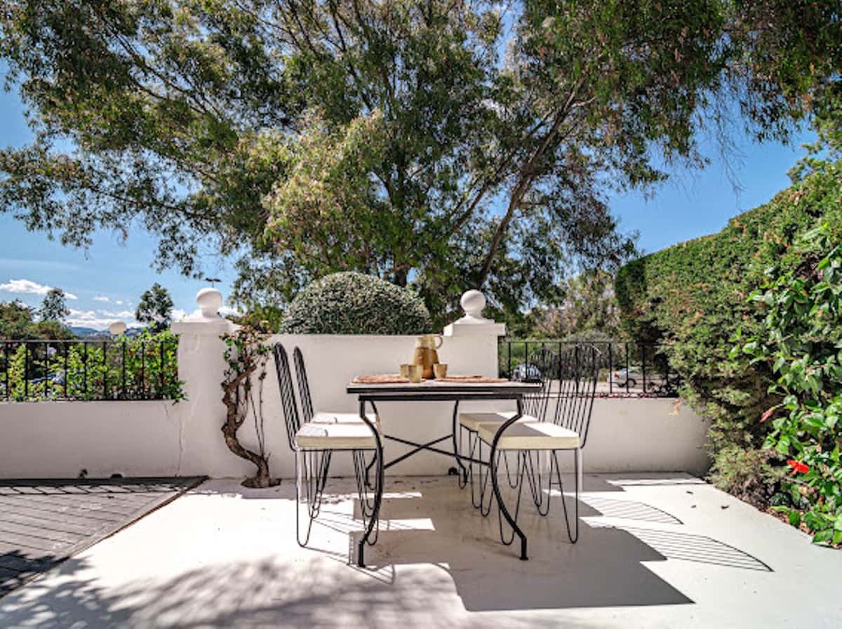 2 sypialnia Apartament na sprzedaż w Nueva Andalucia z basenem garażem - 394 500 € (Ref: 9478898)