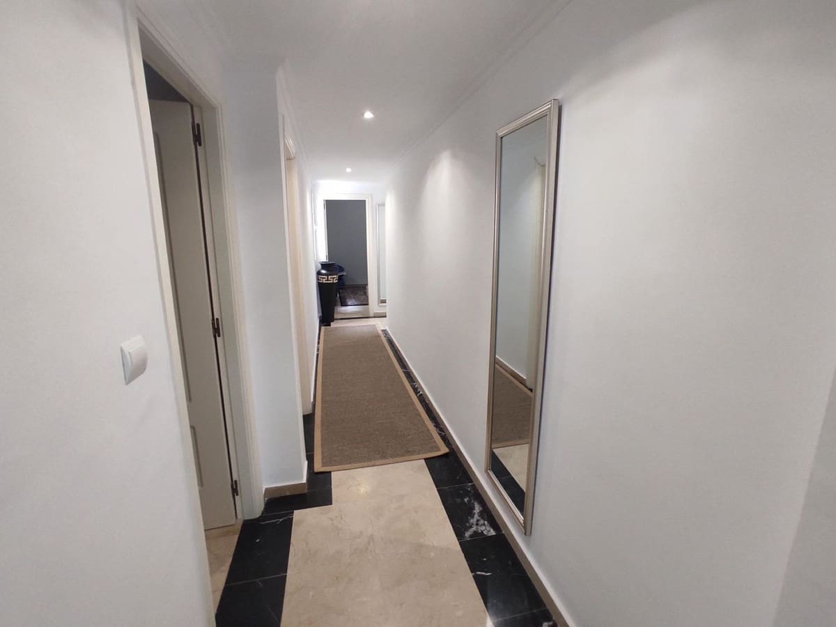 1 sypialnia Apartament na sprzedaż w Marbella z basenem garażem - 395 000 € (Ref: 9478926)