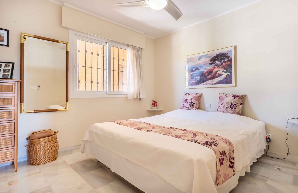 2 soveværelse Penthouse til salg i La Sierrezuela med swimmingpool garage - € 395.000 (Ref: 9478930)