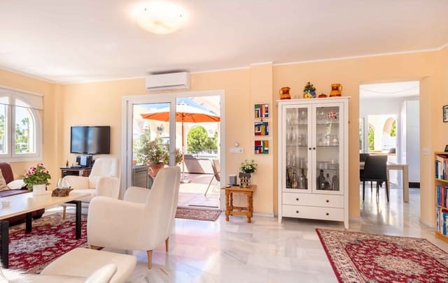 2 bedroom Penthouse for sale in La Sierrezuela, Mijas with pool garage - € 395,000 (Ref: 9478930)