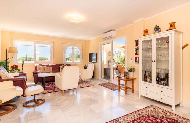 2 bedroom Penthouse for sale in La Sierrezuela, Mijas with pool garage - € 395,000 (Ref: 9478930)