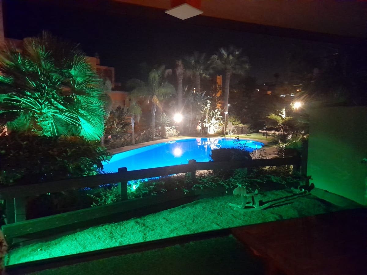 2 bedroom Apartment for sale in Estepona with pool garage - € 395,000 (Ref: 9478931)