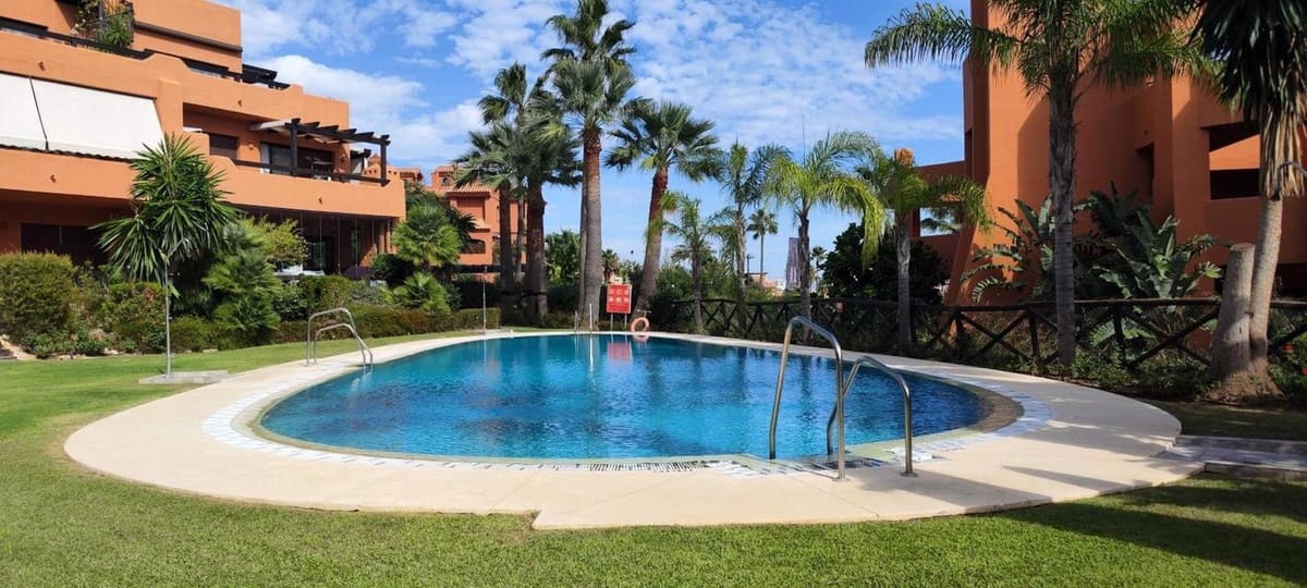 2 bedroom Apartment for sale in Estepona with pool garage - € 395,000 (Ref: 9478931)