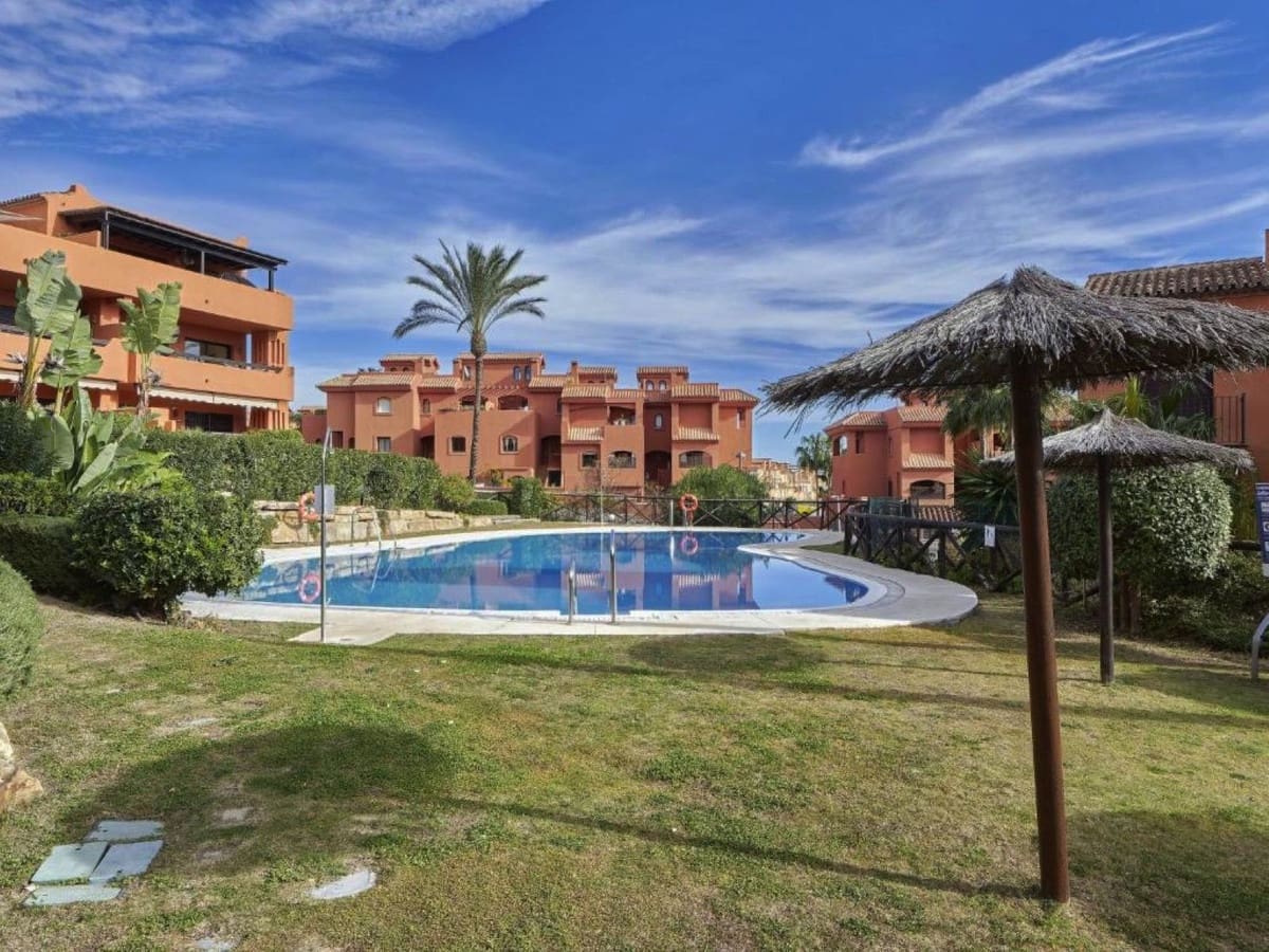 2 bedroom Apartment for sale in Estepona with pool garage - € 395,000 (Ref: 9478931)