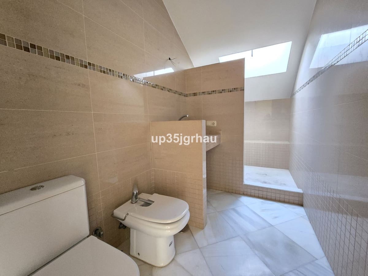 3 chambre Appartement à vendre à Estepona avec garage - 399 000 € (Ref: 9478933)