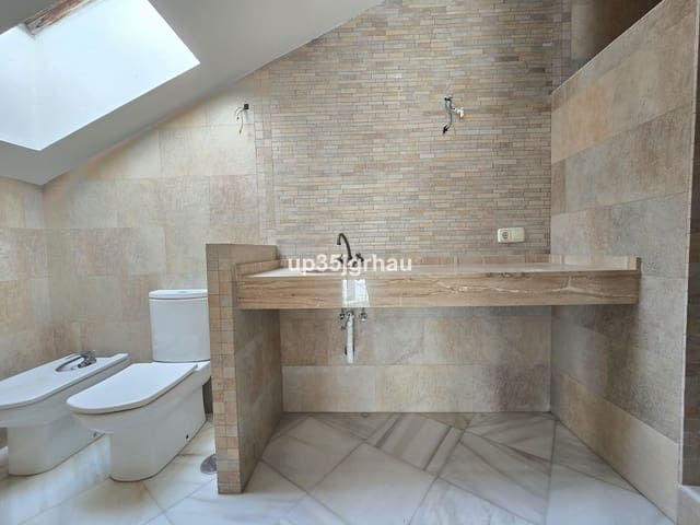 3 chambre Appartement à vendre à Estepona avec garage - 399 000 € (Ref: 9478933)