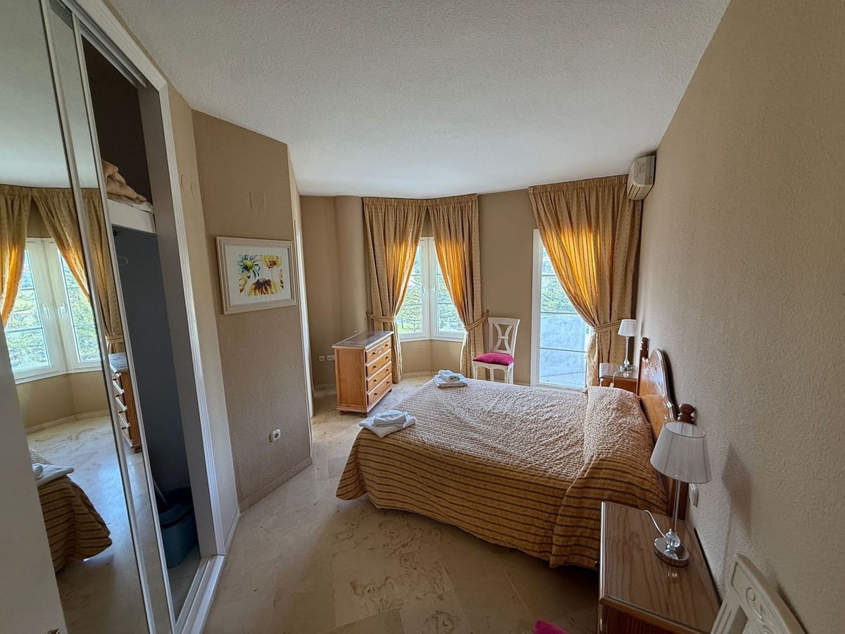 3 sypialnia Penthouse na sprzedaż w Mijas z basenem garażem - 399 000 € (Ref: 9478934)