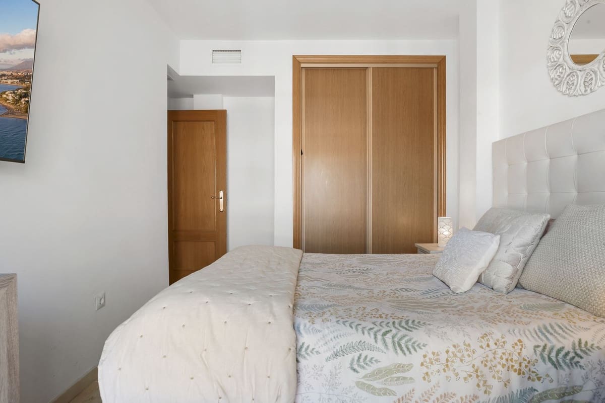 2 slaapkamer Appartement te koop in Bel-Air met zwembad garage - € 399.950 (Ref: 9478936)