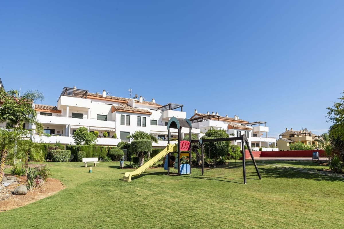 2 slaapkamer Appartement te koop in Bel-Air met zwembad garage - € 399.950 (Ref: 9478936)