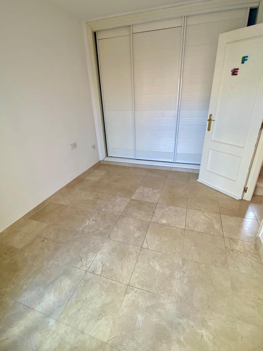 4 sypialnia Dom na sprzedaż w Fuengirola z basenem garażem - 410 000 € (Ref: 9478941)