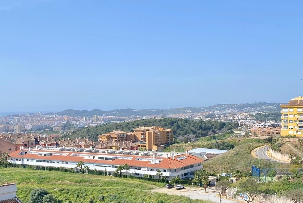 4 sypialnia Dom na sprzedaż w Fuengirola z basenem garażem - 410 000 € (Ref: 9478941)