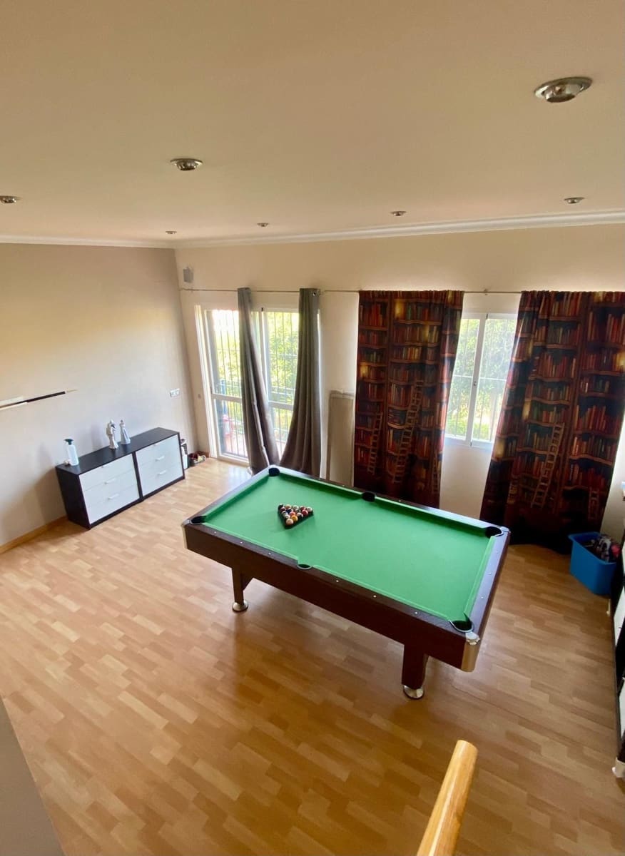 4 sypialnia Dom na sprzedaż w Fuengirola z basenem garażem - 410 000 € (Ref: 9478941)