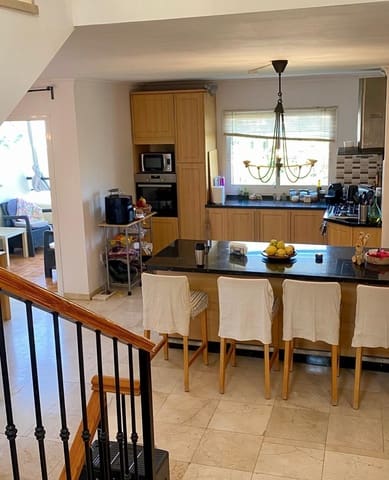 4 sypialnia Dom na sprzedaż w Torreblanca, Fuengirola z basenem garażem - 410 000 € (Ref: 9478941)