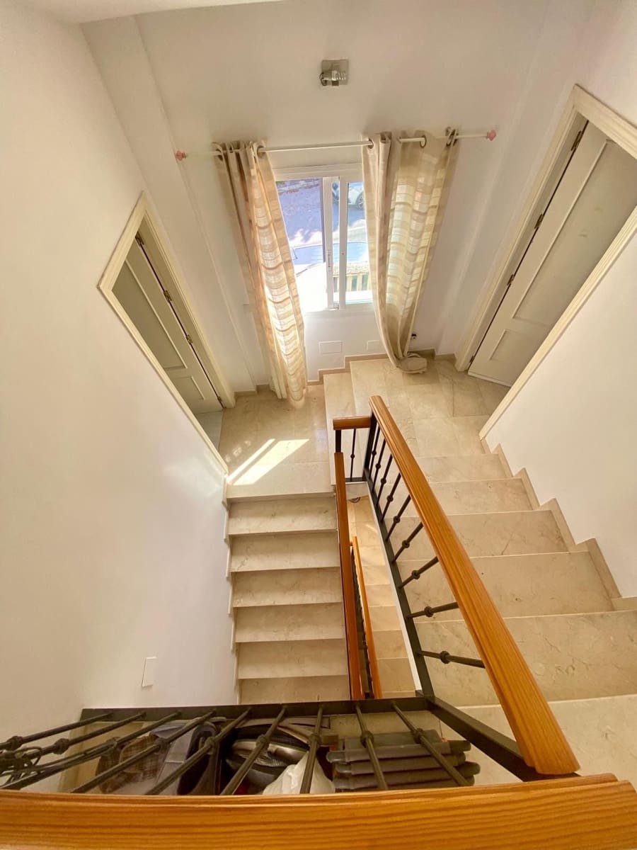 4 sypialnia Dom na sprzedaż w Fuengirola z basenem garażem - 410 000 € (Ref: 9478941)