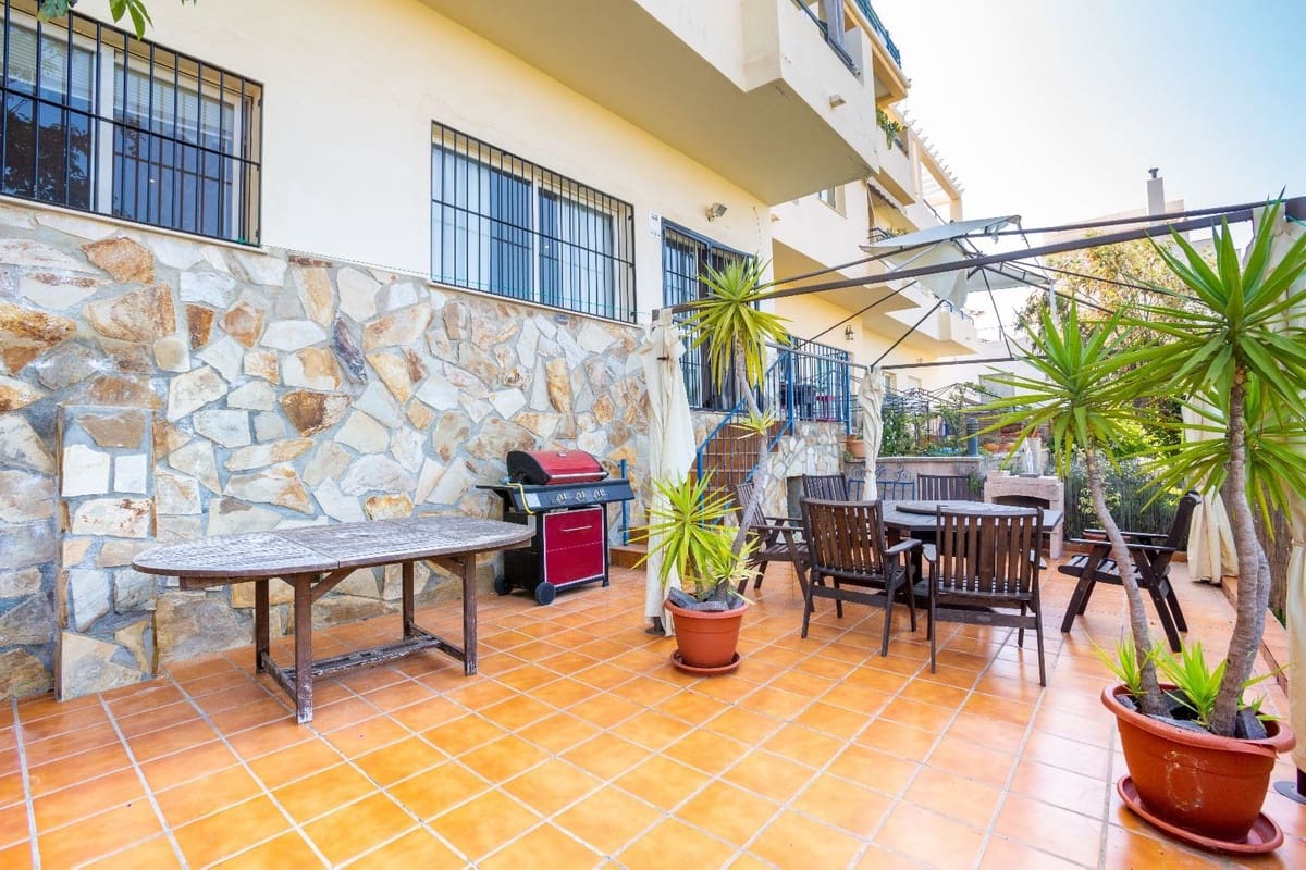 4 sypialnia Dom na sprzedaż w Fuengirola z basenem garażem - 410 000 € (Ref: 9478941)