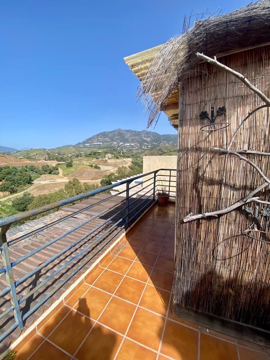 4 sypialnia Dom na sprzedaż w Fuengirola z basenem garażem - 410 000 € (Ref: 9478941)