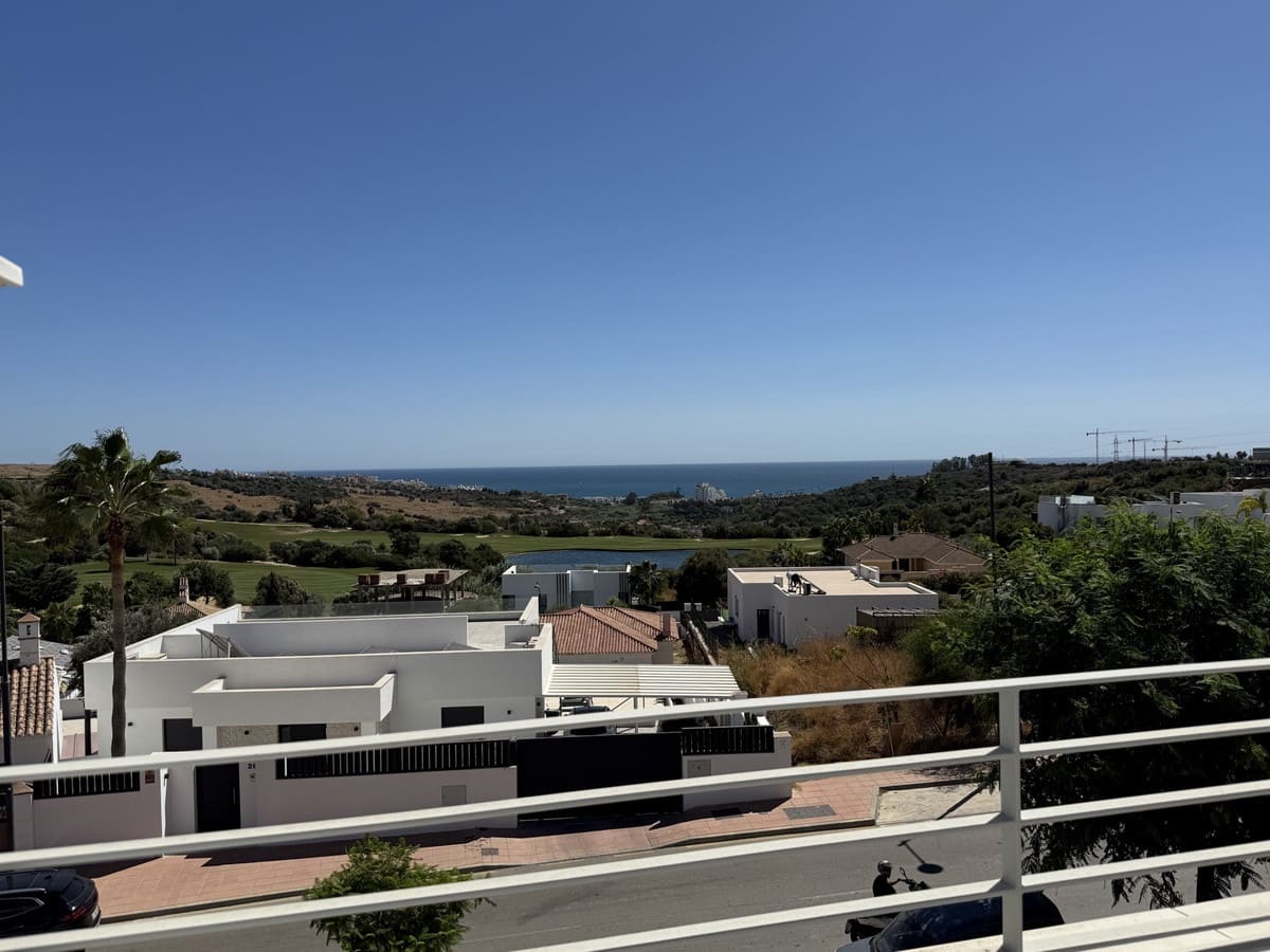 2 chambre Appartement à vendre à Estepona avec piscine garage - 415 000 € (Ref: 9478967)