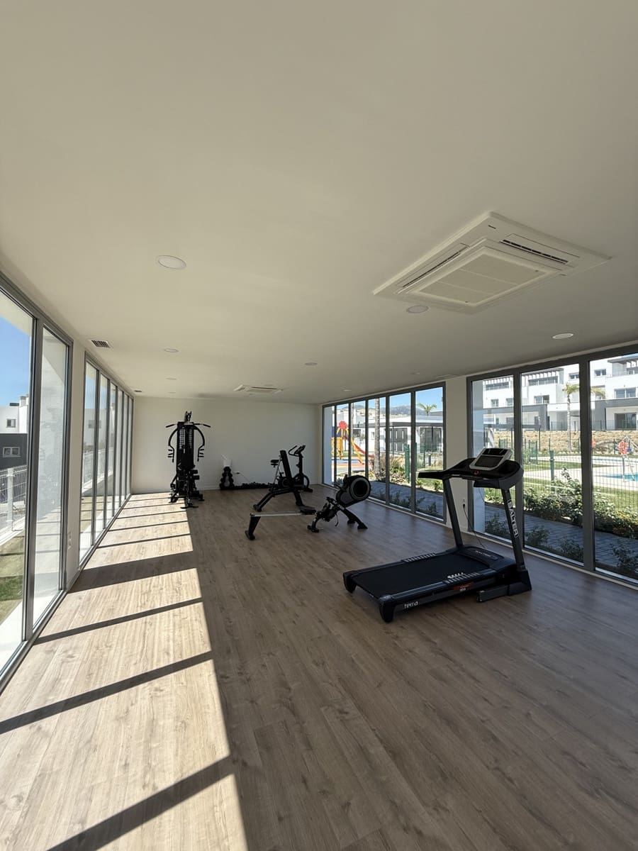 2 chambre Appartement à vendre à Estepona avec piscine garage - 415 000 € (Ref: 9478967)