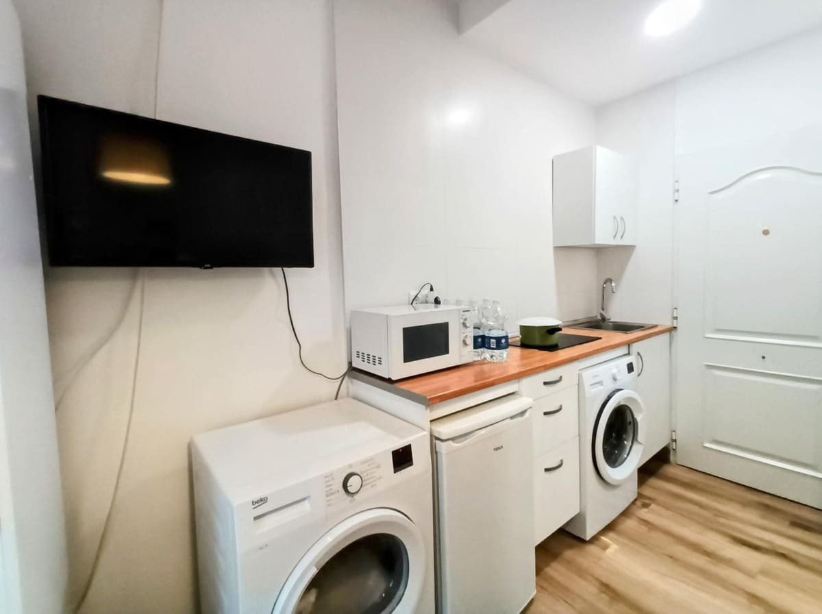 Studio for sale in Torremolinos - € 155,000 (Ref: 9478968)