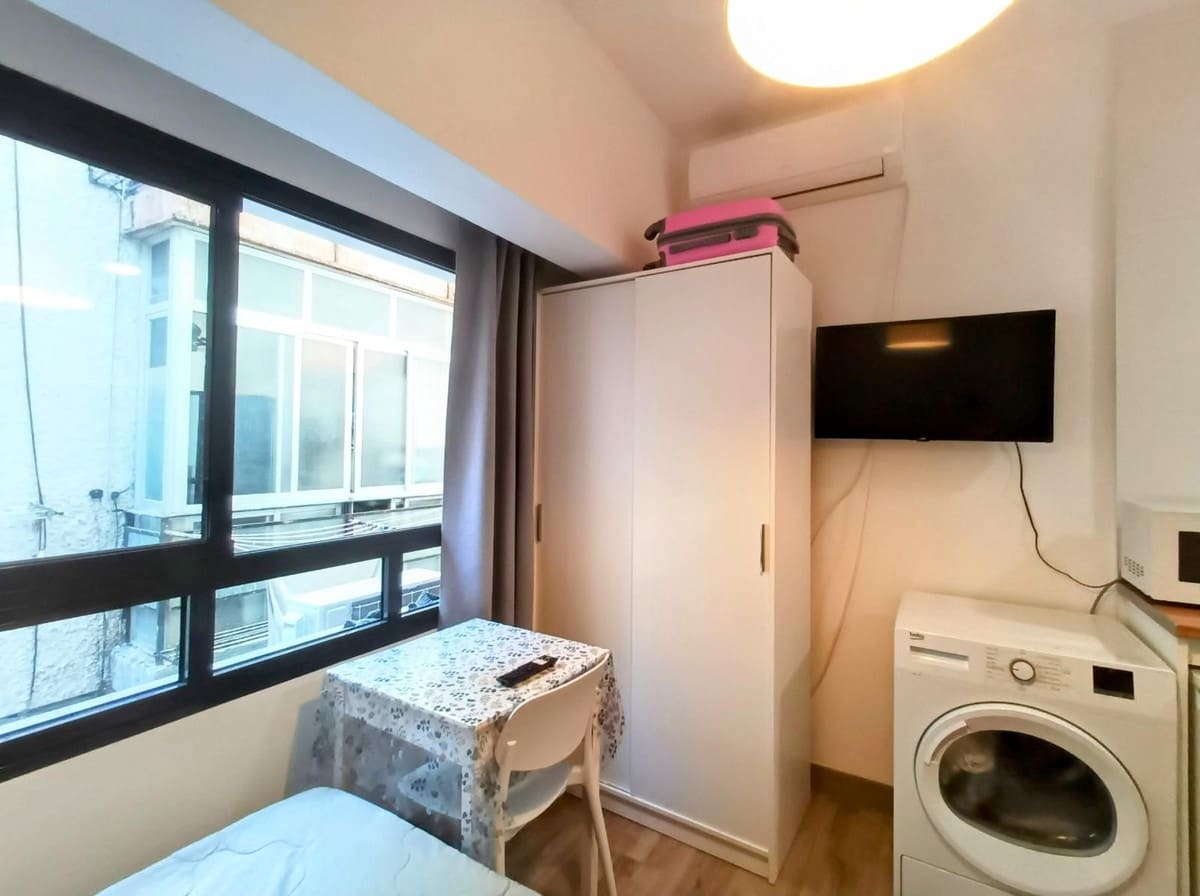 Studio for sale in Torremolinos - € 155,000 (Ref: 9478968)