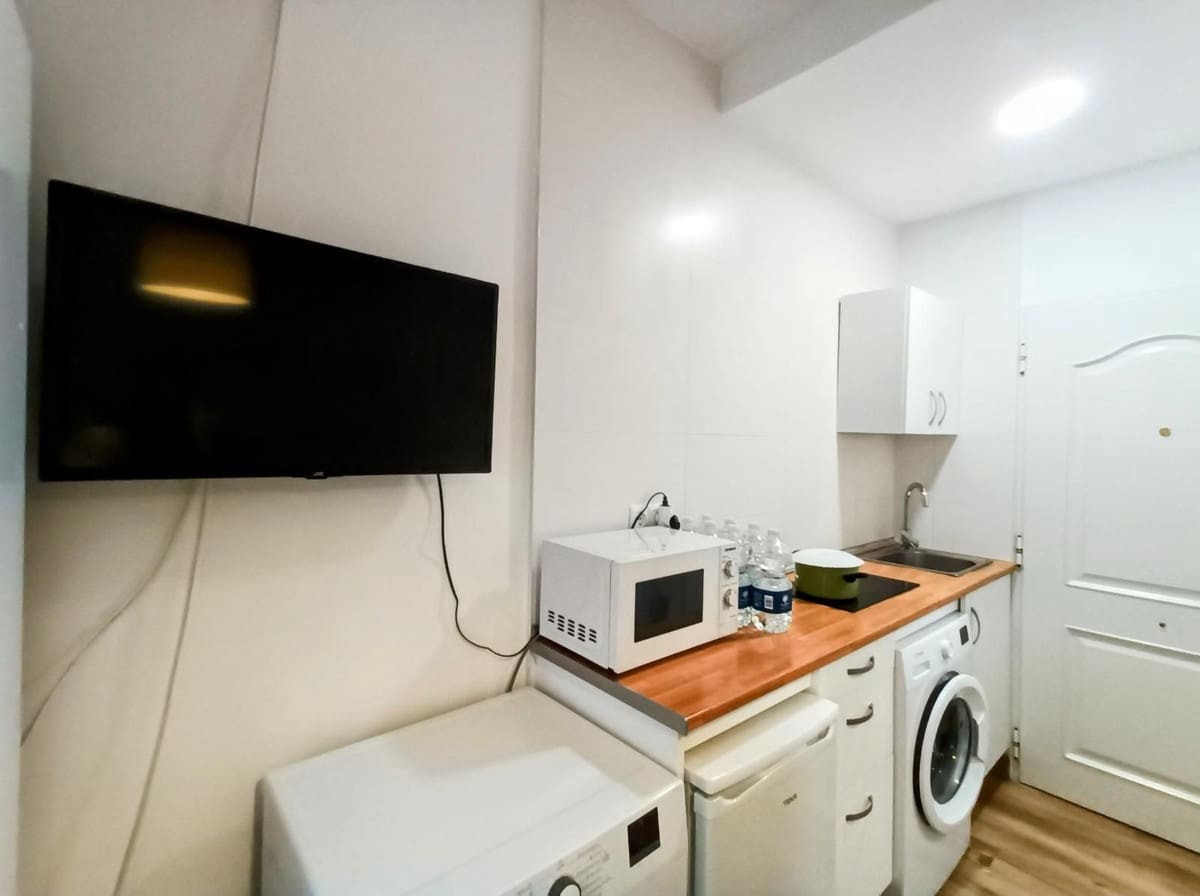 Studio for sale in Torremolinos - € 155,000 (Ref: 9478968)