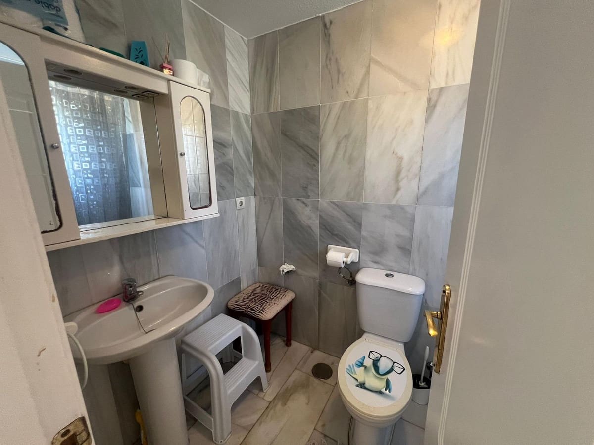 1 bedroom Penthouse for sale in Estepona - € 165,000 (Ref: 9478969)