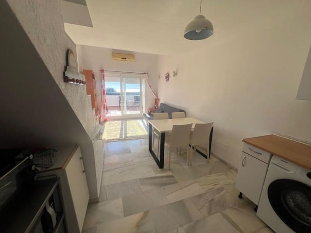 1 bedroom Penthouse for sale in Estepona - € 165,000 (Ref: 9478969)