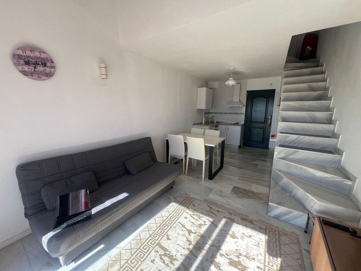 1 bedroom Penthouse for sale in Estepona - € 165,000 (Ref: 9478969)