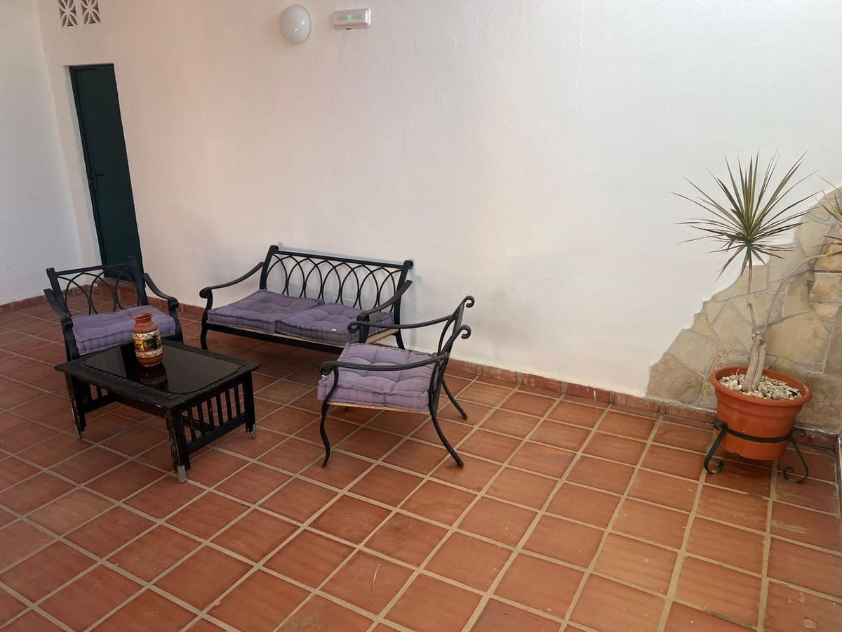1 bedroom Penthouse for sale in Estepona - € 165,000 (Ref: 9478969)