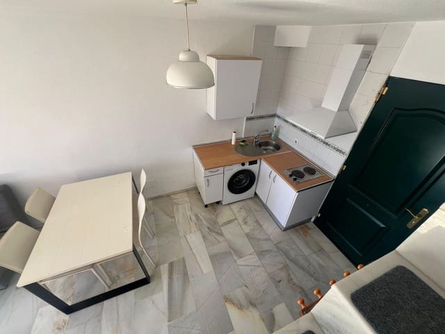 1 bedroom Penthouse for sale in Estepona - € 165,000 (Ref: 9478969)