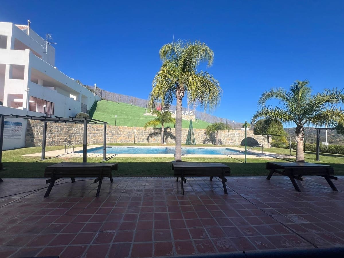 1 bedroom Penthouse for sale in Estepona - € 165,000 (Ref: 9478969)