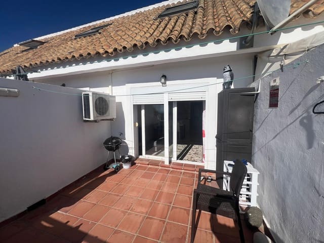 1 bedroom Penthouse for sale in Estepona - € 165,000 (Ref: 9478969)