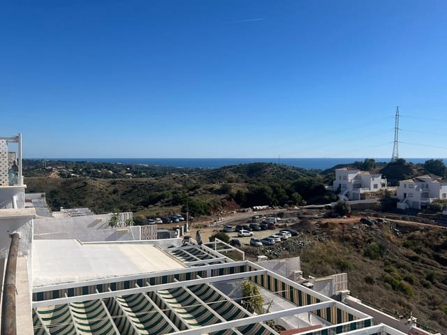 1 bedroom Penthouse for sale in Estepona - € 165,000 (Ref: 9478969)