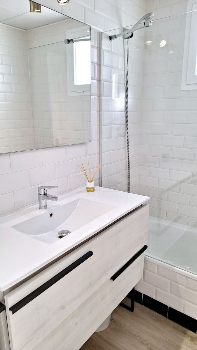 2 bedroom Apartment for sale in Manilva with pool garage - € 230,000 (Ref: 9478978)