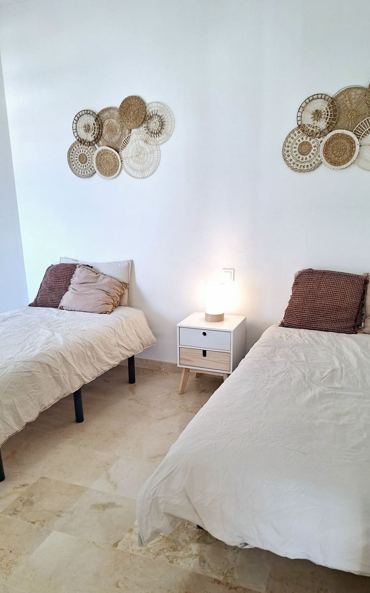 2 bedroom Apartment for sale in Manilva with pool garage - € 230,000 (Ref: 9478978)