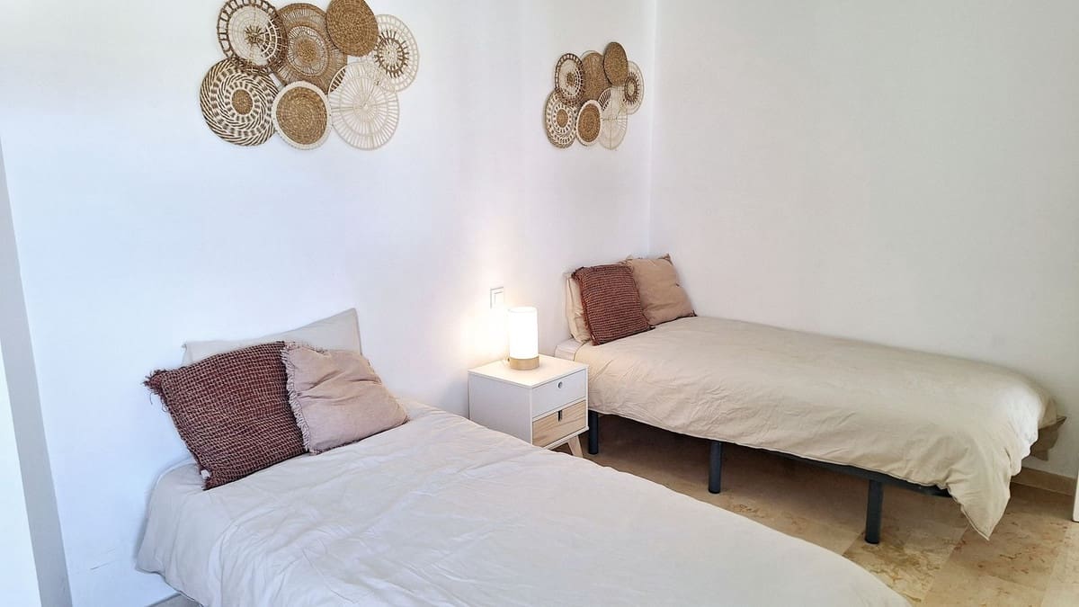 2 bedroom Apartment for sale in Manilva with pool garage - € 230,000 (Ref: 9478978)