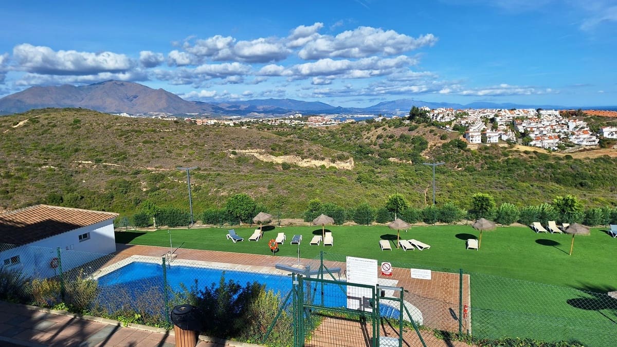 2 bedroom Apartment for sale in Manilva with pool garage - € 230,000 (Ref: 9478978)