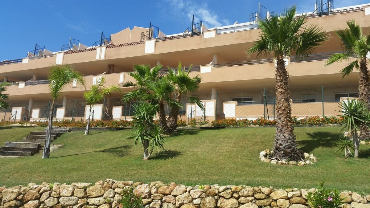 2 chambre Penthouse à vendre à Casares avec piscine garage - 240 000 € (Ref: 9478985)