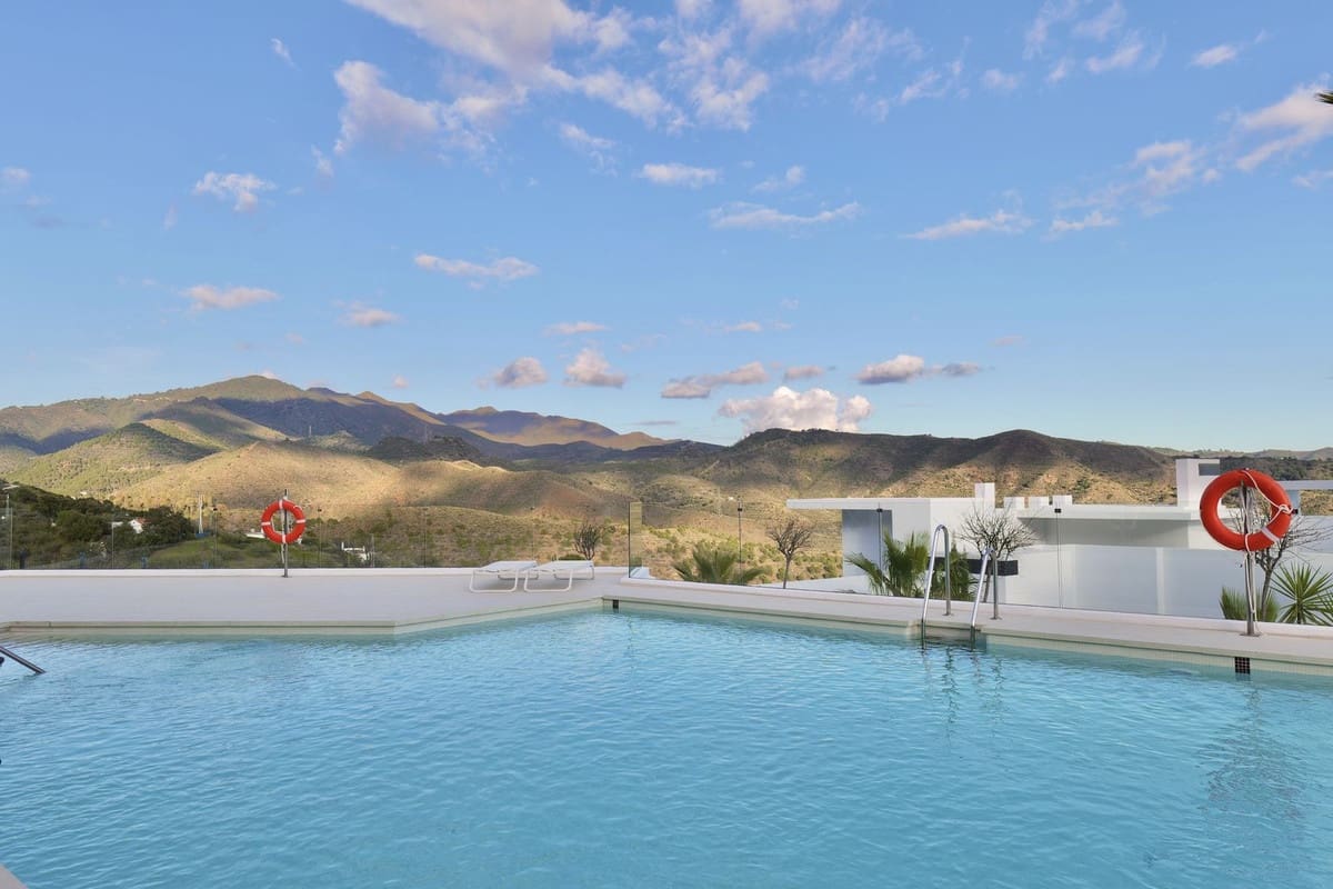 3 bedroom Apartment for sale in Marbella with pool garage - € 1,195,000 (Ref: 9483588)