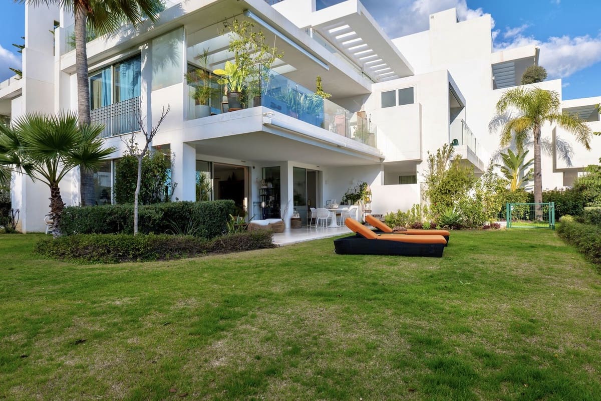 3 bedroom Apartment for sale in Marbella with pool garage - € 1,195,000 (Ref: 9483588)