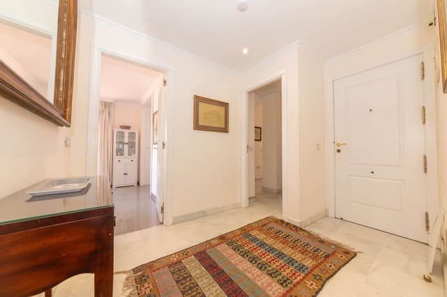 5 bedroom Penthouse for sale in New Golden Mile, Estepona with pool - € 899,950 (Ref: 9483589)