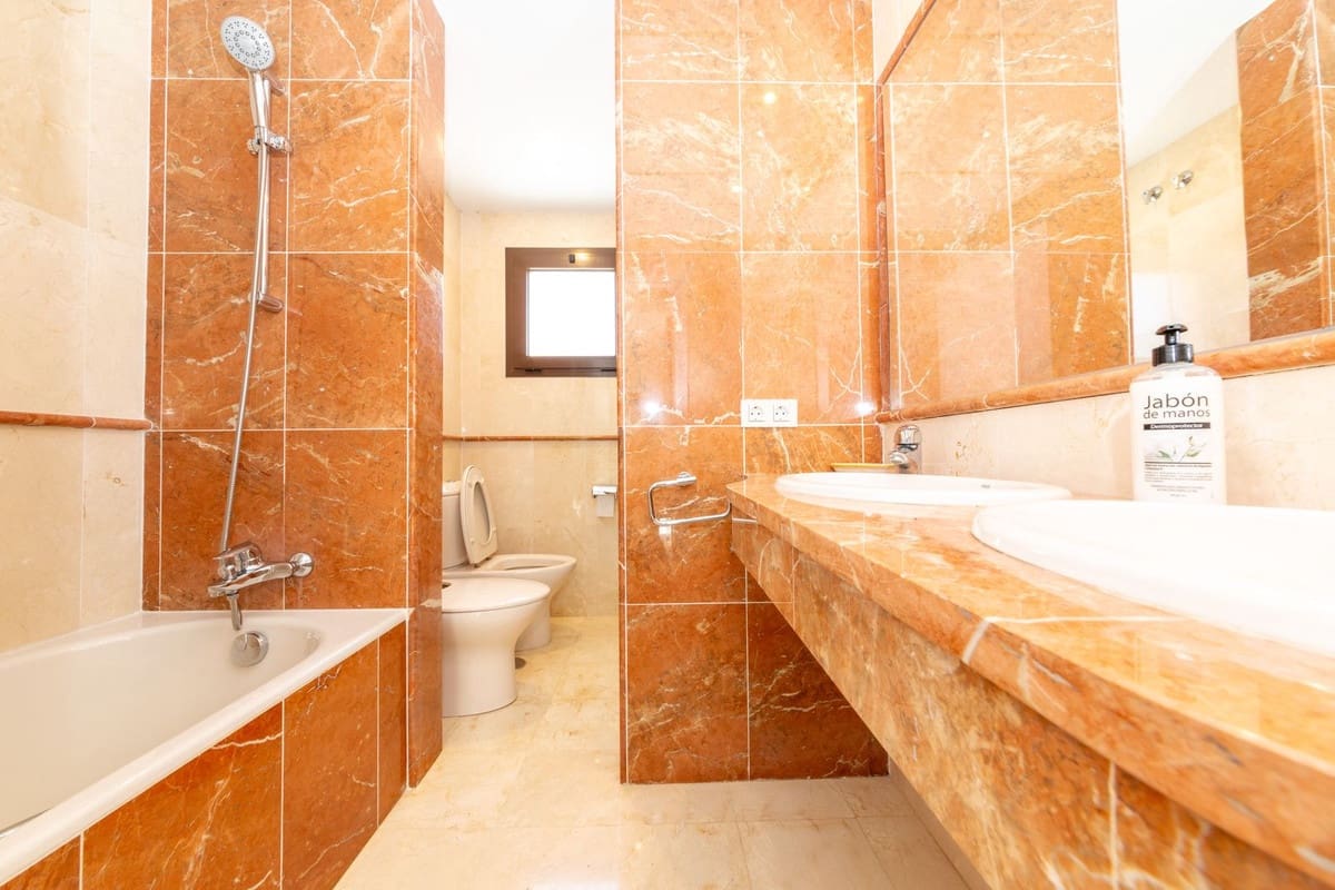 5 bedroom Penthouse for sale in New Golden Mile with pool - € 899,950 (Ref: 9483589)