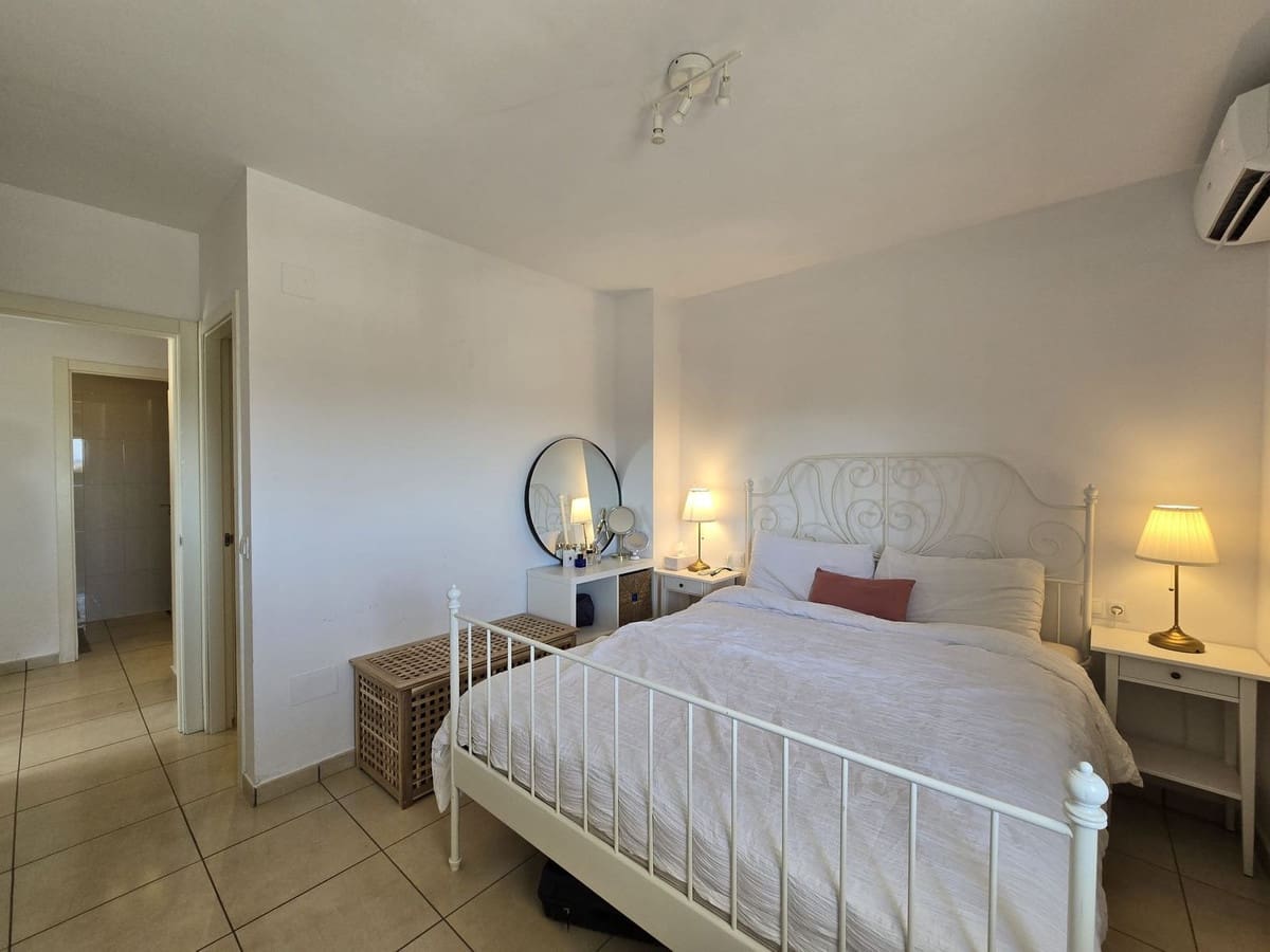 3 soverom Leilighet til salgs i Nueva Andalucia med svømmebasseng garasje - € 335 000 (Ref: 9494739)